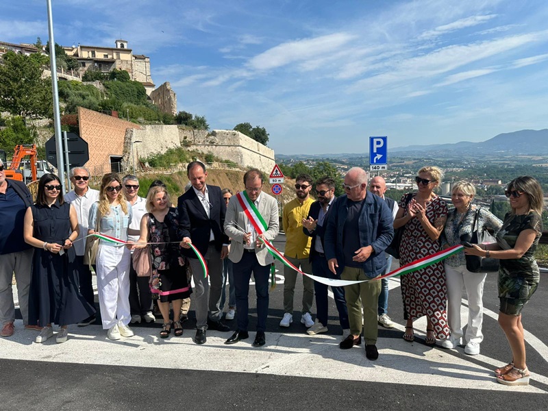 immagine notizia (ptn) Narni, inaugurata oggi la bretella del centro storico, Lucarelli: “Opera importante per una nuova visione della città”